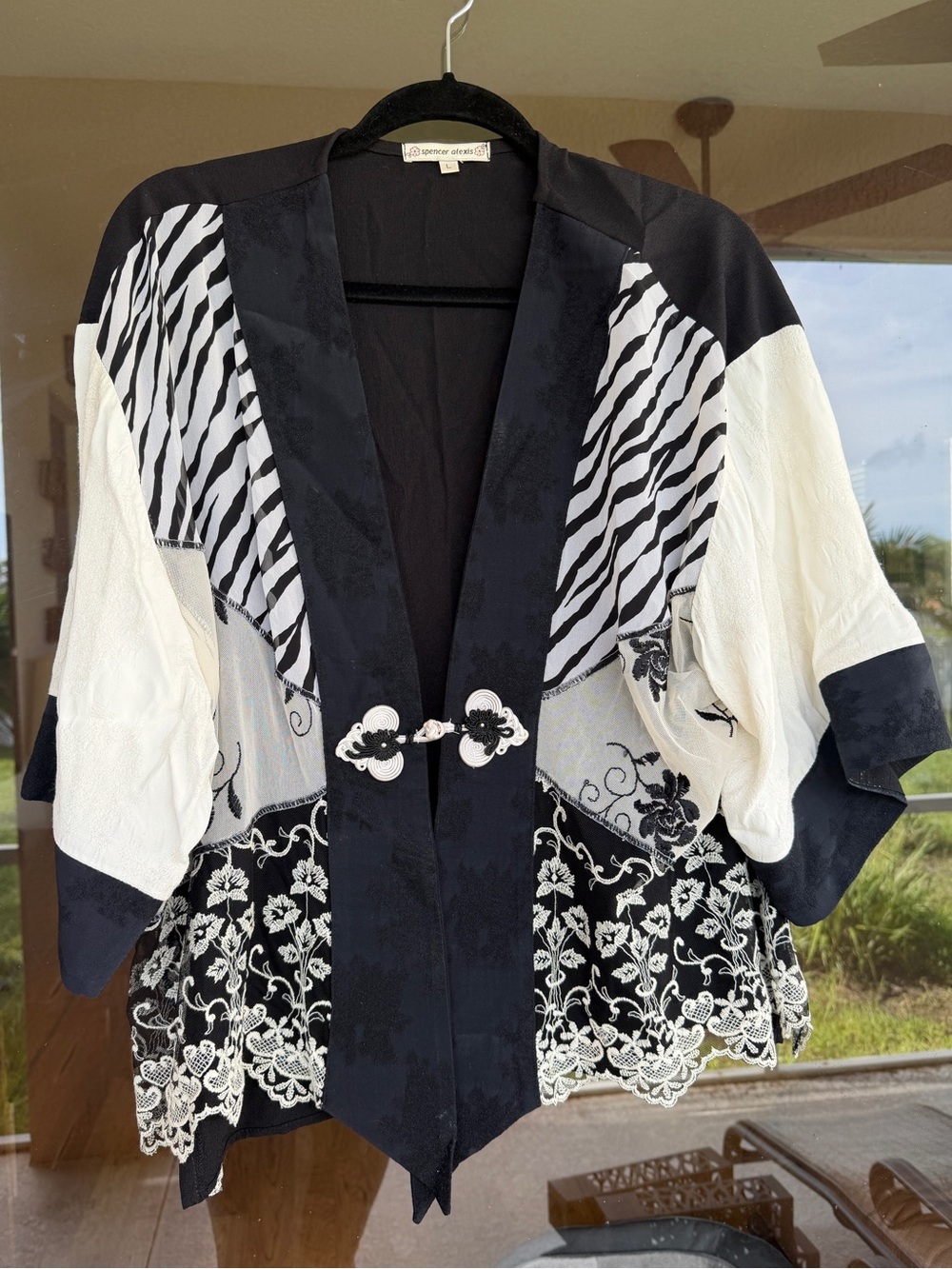 👉🏼GORGEOUS👈🏼 Black & White BOHO Lace & Sheer Kimono Jacket by Spencer Alexis LG